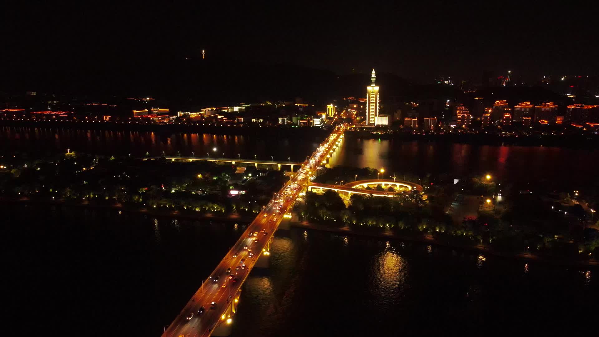 湖南长沙橘子洲大桥夜景航拍视频的预览图