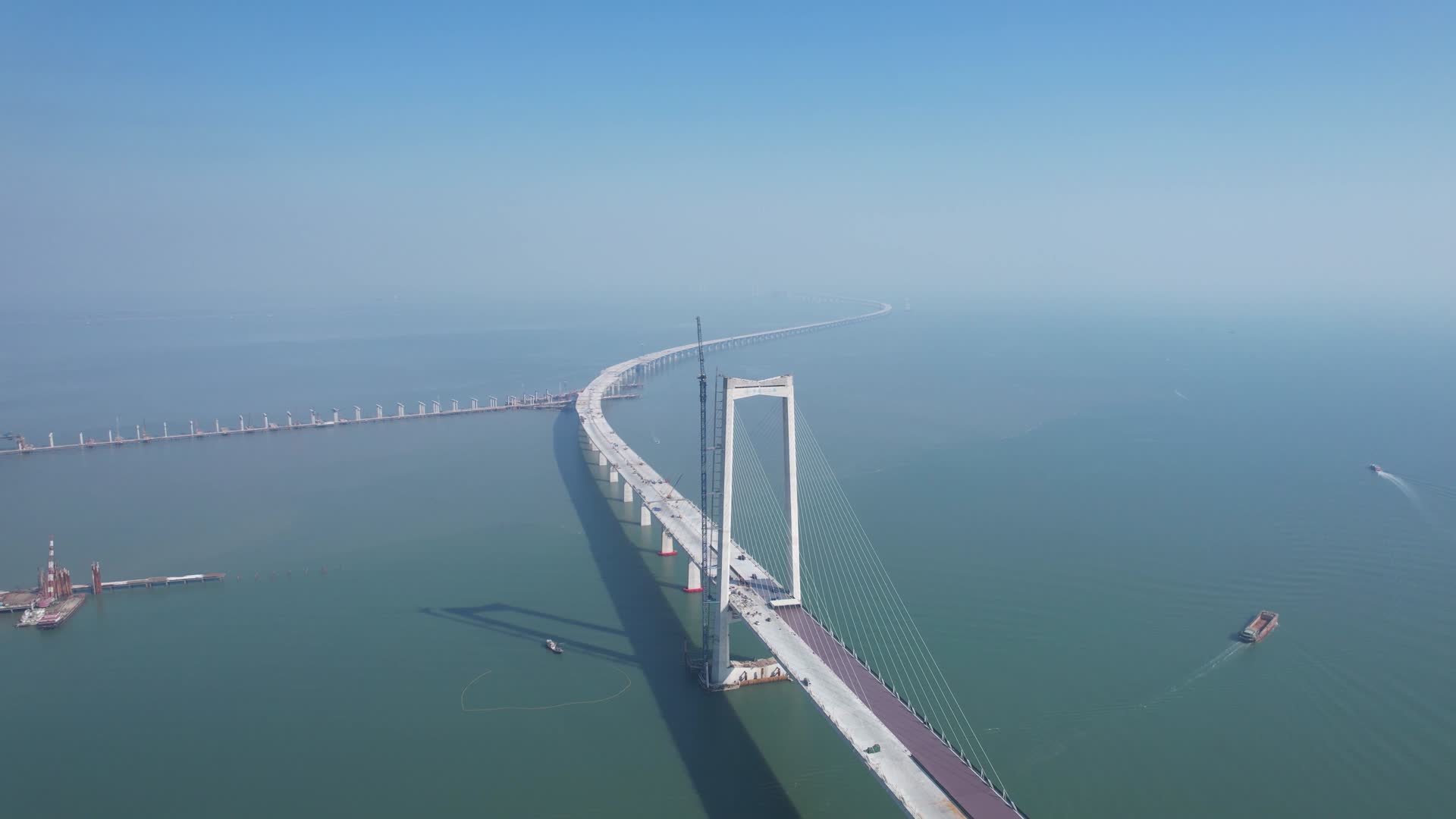 4K修建中的深中通道跨海大桥航拍视频视频的预览图