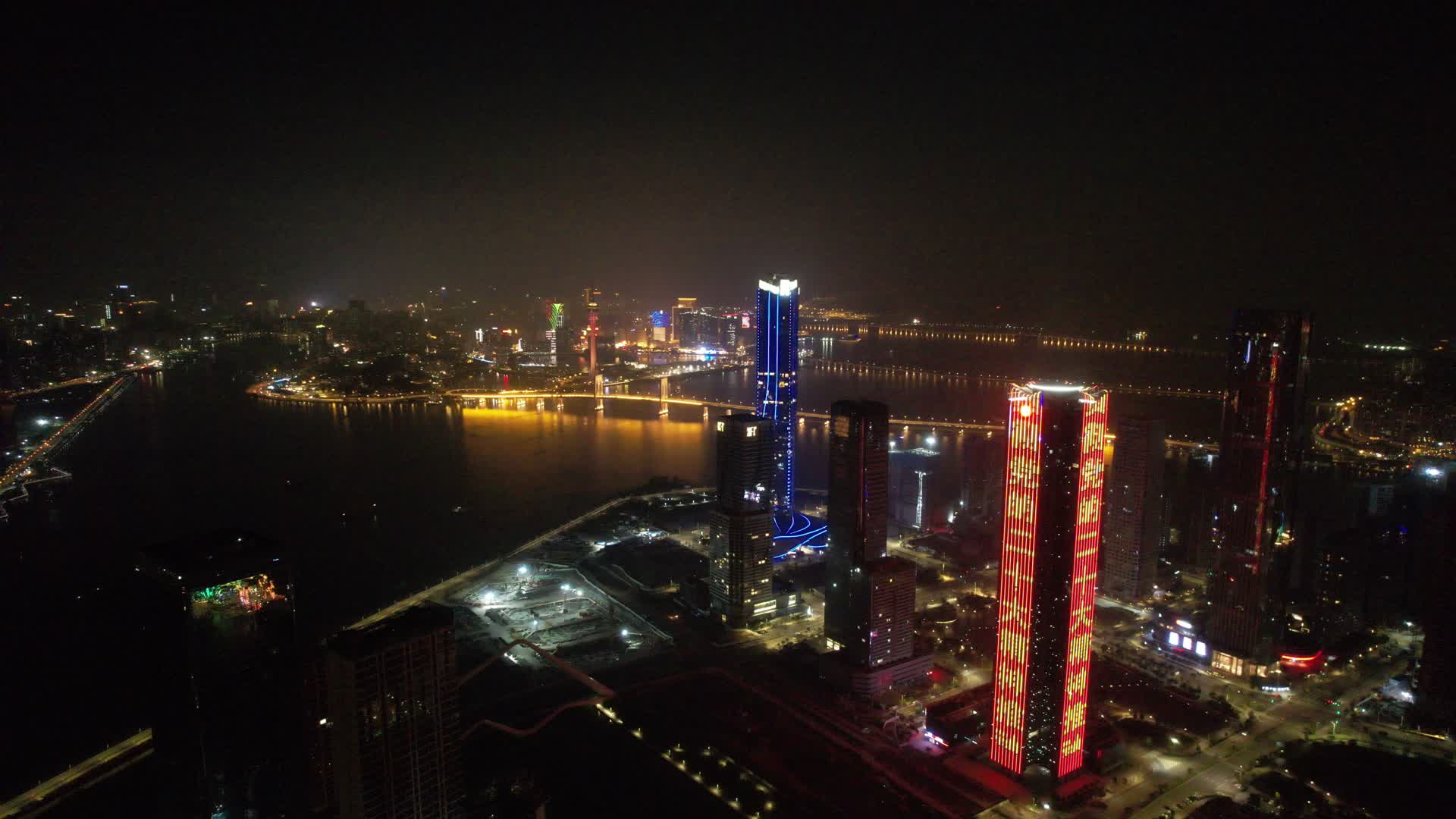 珠海横琴国际金融中心眺望澳门城市夜景视频视频的预览图