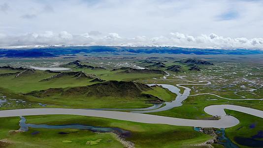 新疆巴音布鲁克自然风光4K航拍视频的预览图
