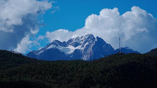 壮观的玉龙雪山视频的预览图