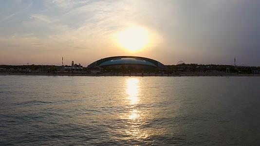 河北北戴河渔岛度假村的夕阳视频的预览图