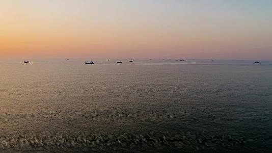 绚丽的海上朝阳视频的预览图