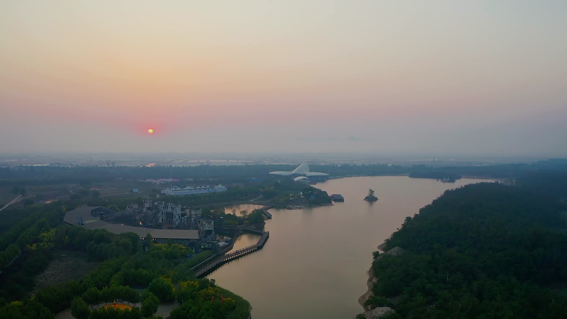 河北北戴河渔岛度假村的夕阳视频的预览图