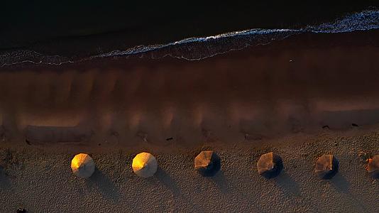 日出时分的沙滩视频的预览图