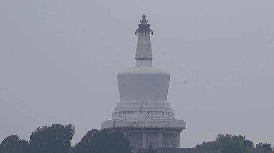 北海公园白塔寺远景视频的预览图