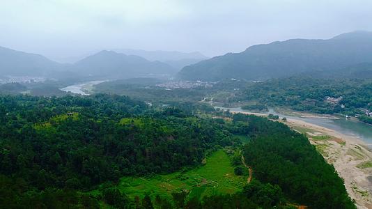 楠溪江的自然美景视频的预览图