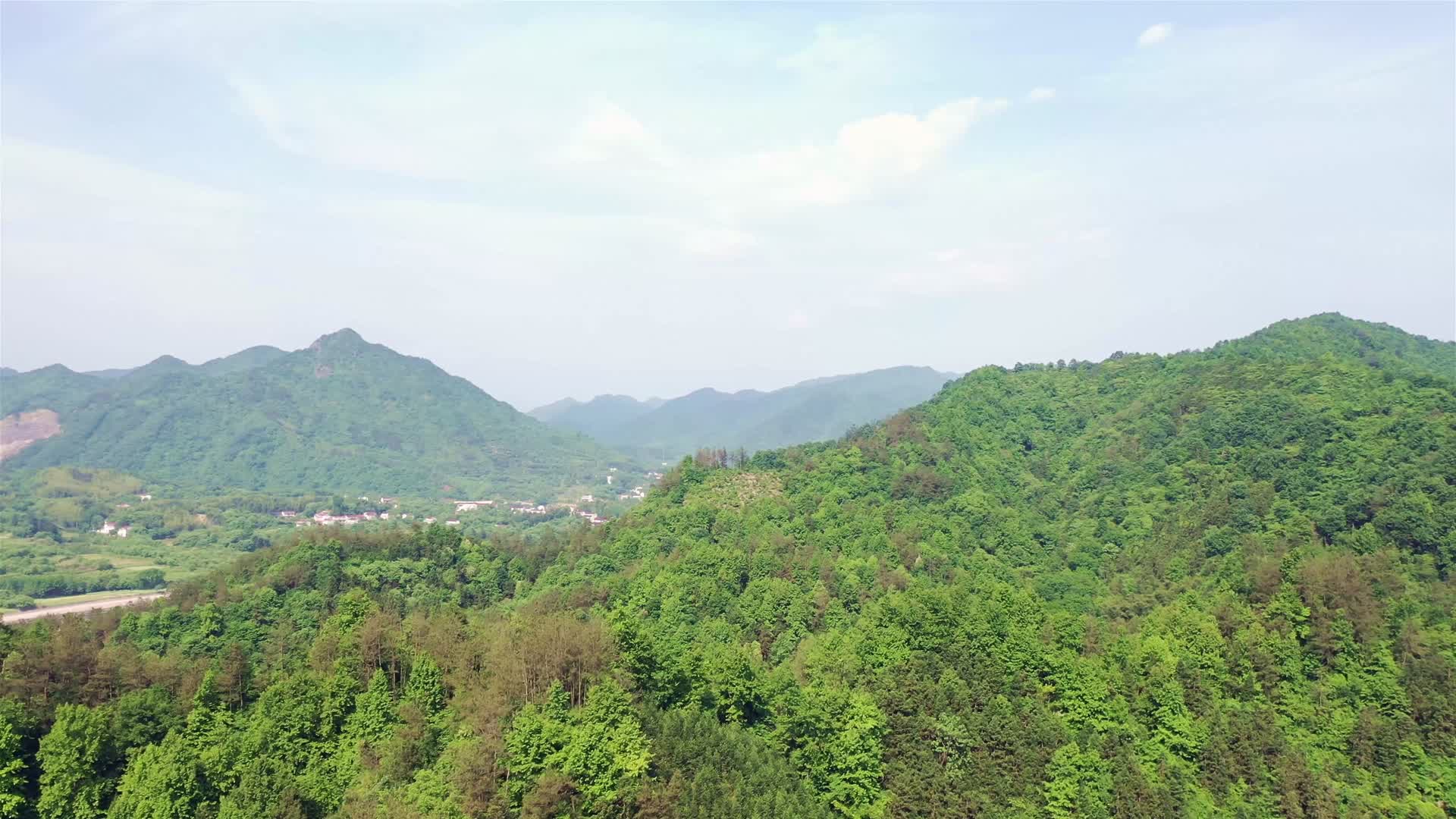 航拍大别山美丽风景山顶山水人文深山树木文化舒城自然乡村视频的预览图