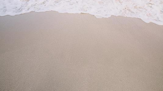 沙子海滩环境风景宁静海洋自然旅行沙滩海浪视频的预览图