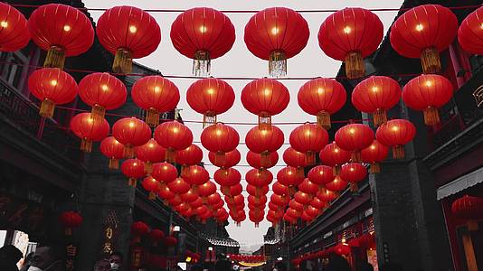 传统节日元宵节红灯笼天津古文化街庙会人群视频的预览图