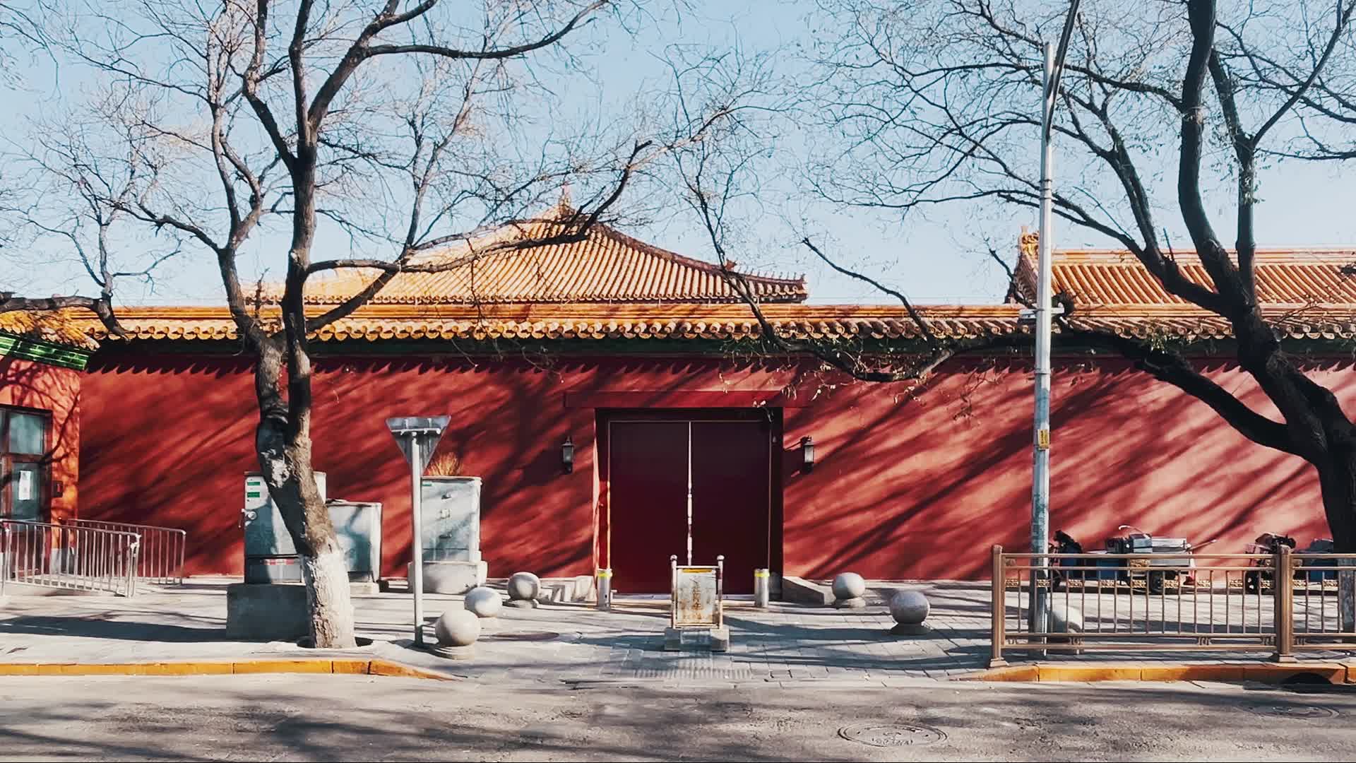 南池子大街古建筑街道北京故宫老街道自行车视频的预览图