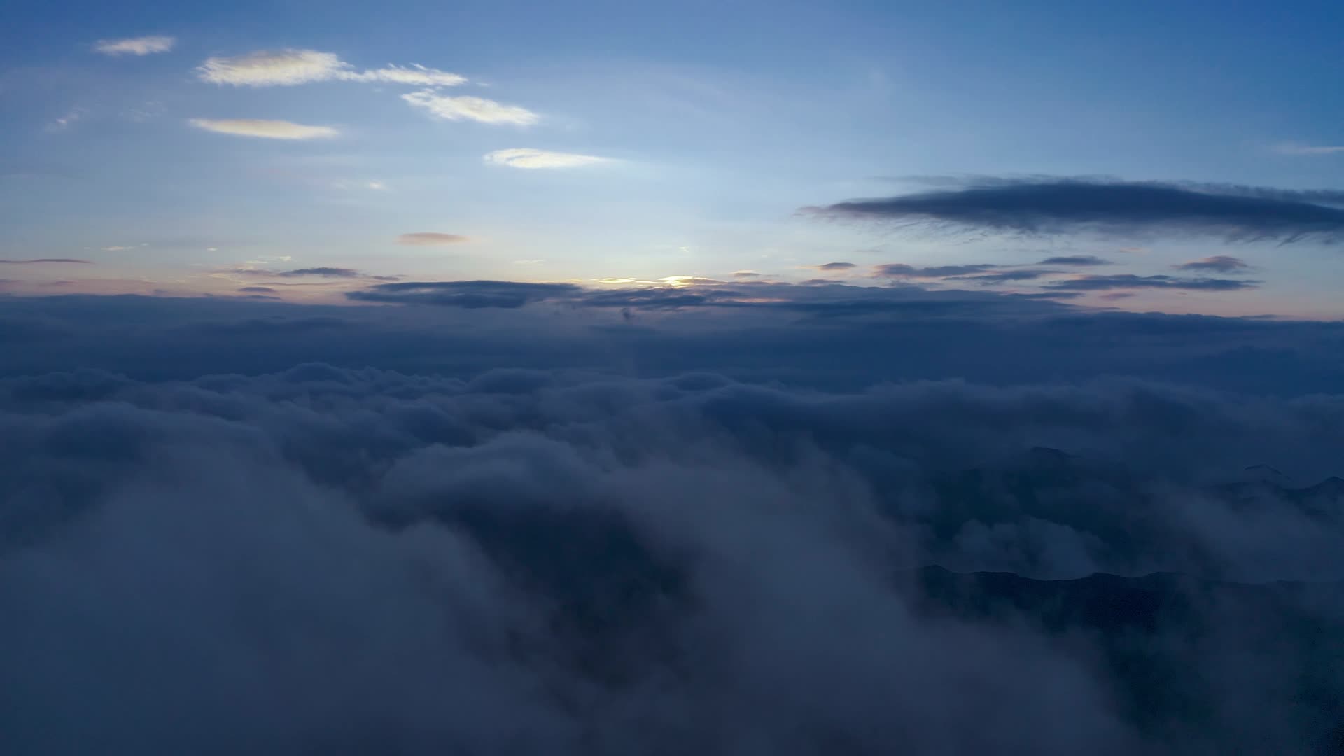 清晨时分的云海视频的预览图