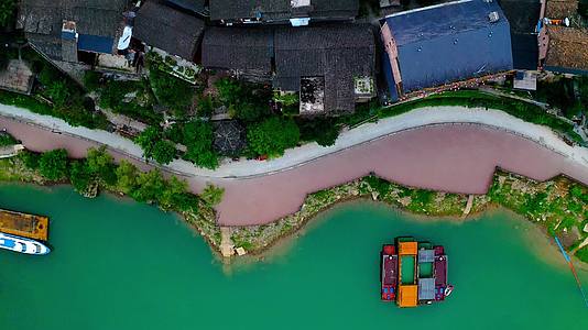 重庆彭水龚滩古镇4K航拍视频的预览图