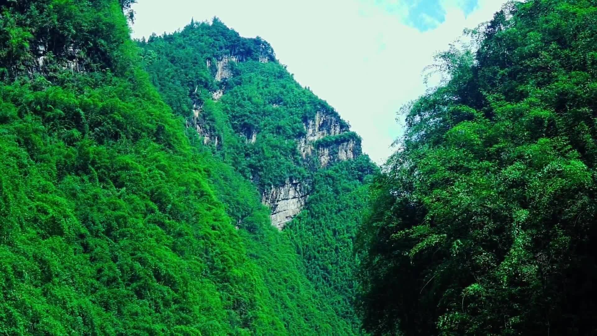 陡峭险峻的峡谷视频的预览图