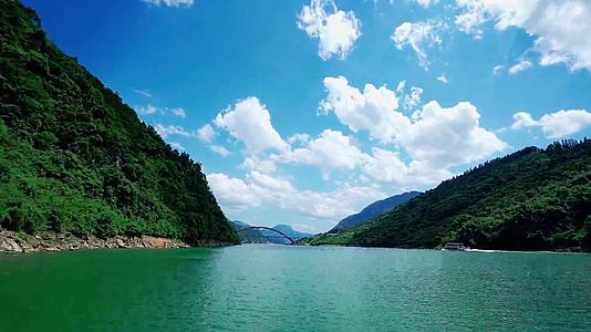 乌江上的延时美景视频的预览图