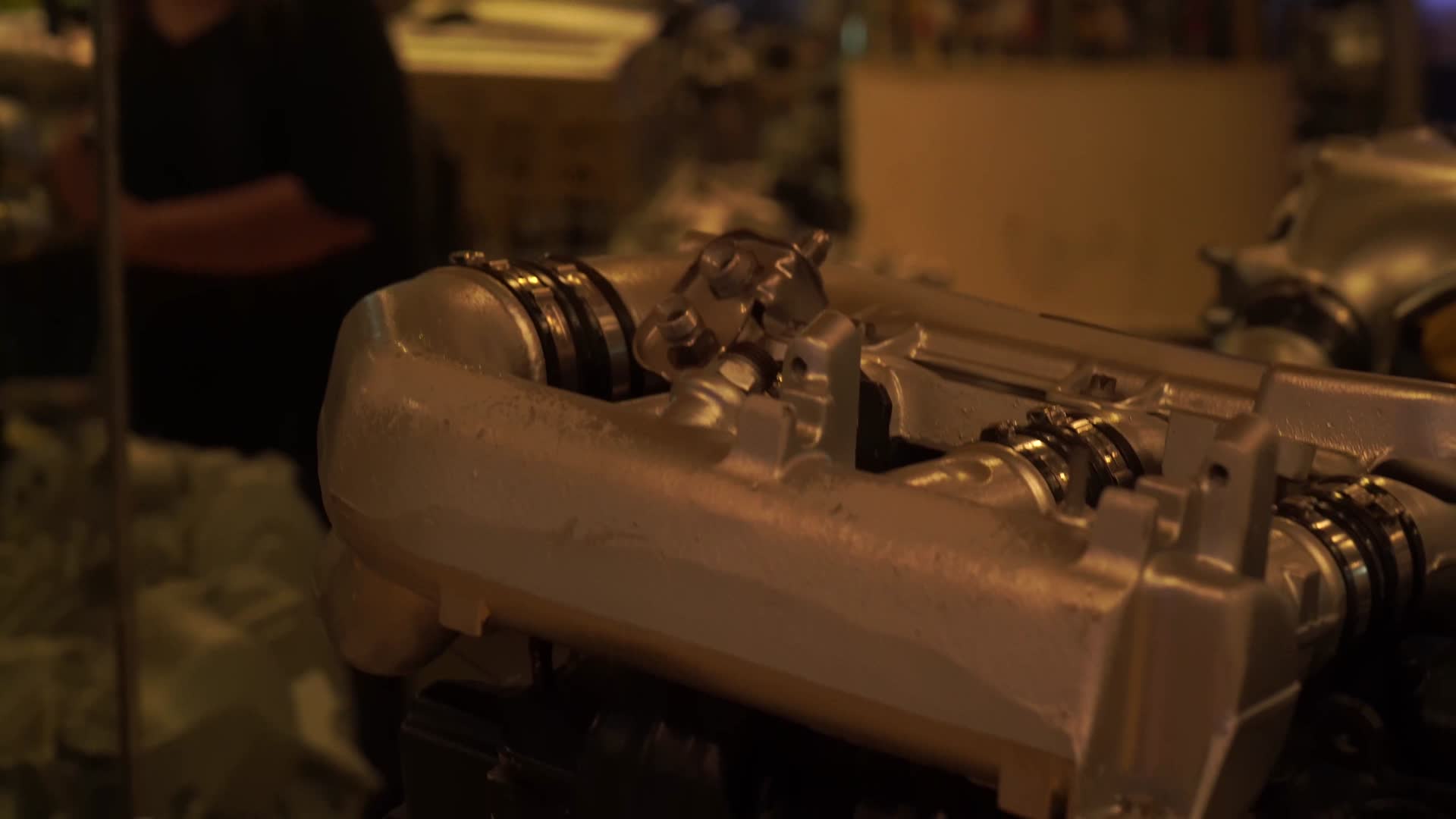 各种汽车发动机冷凝器视频的预览图