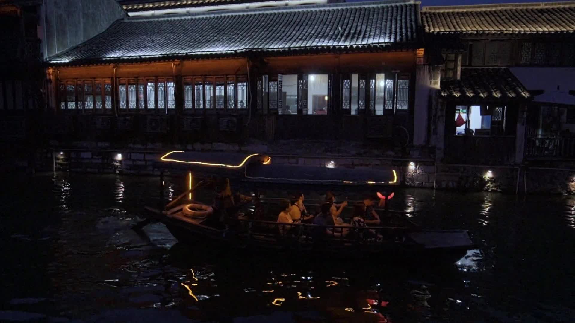 浙江湖州南浔古镇夜景视频的预览图
