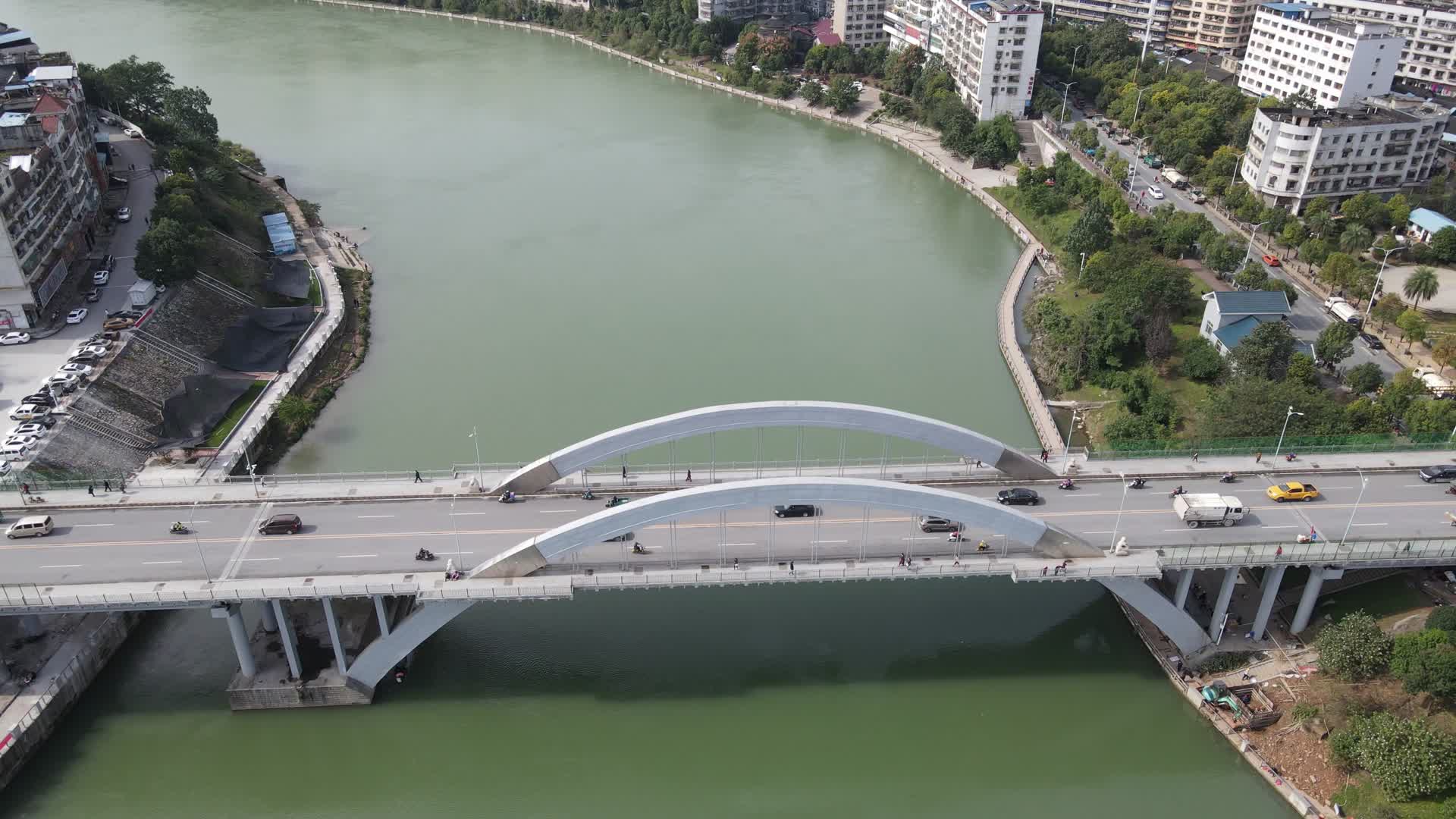 航拍湖南怀化舞水河风光桥梁视频的预览图