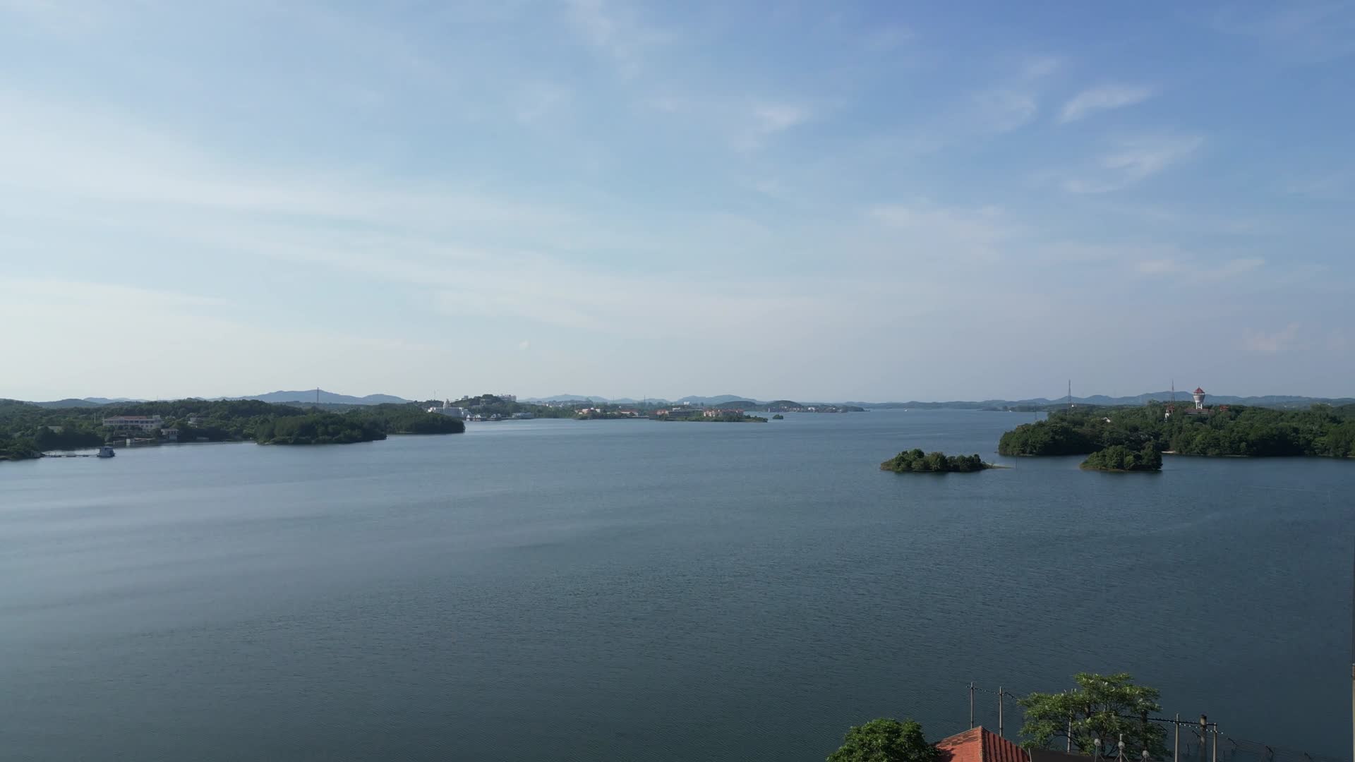 航拍湖北武汉黄陂区木兰湖景区视频的预览图