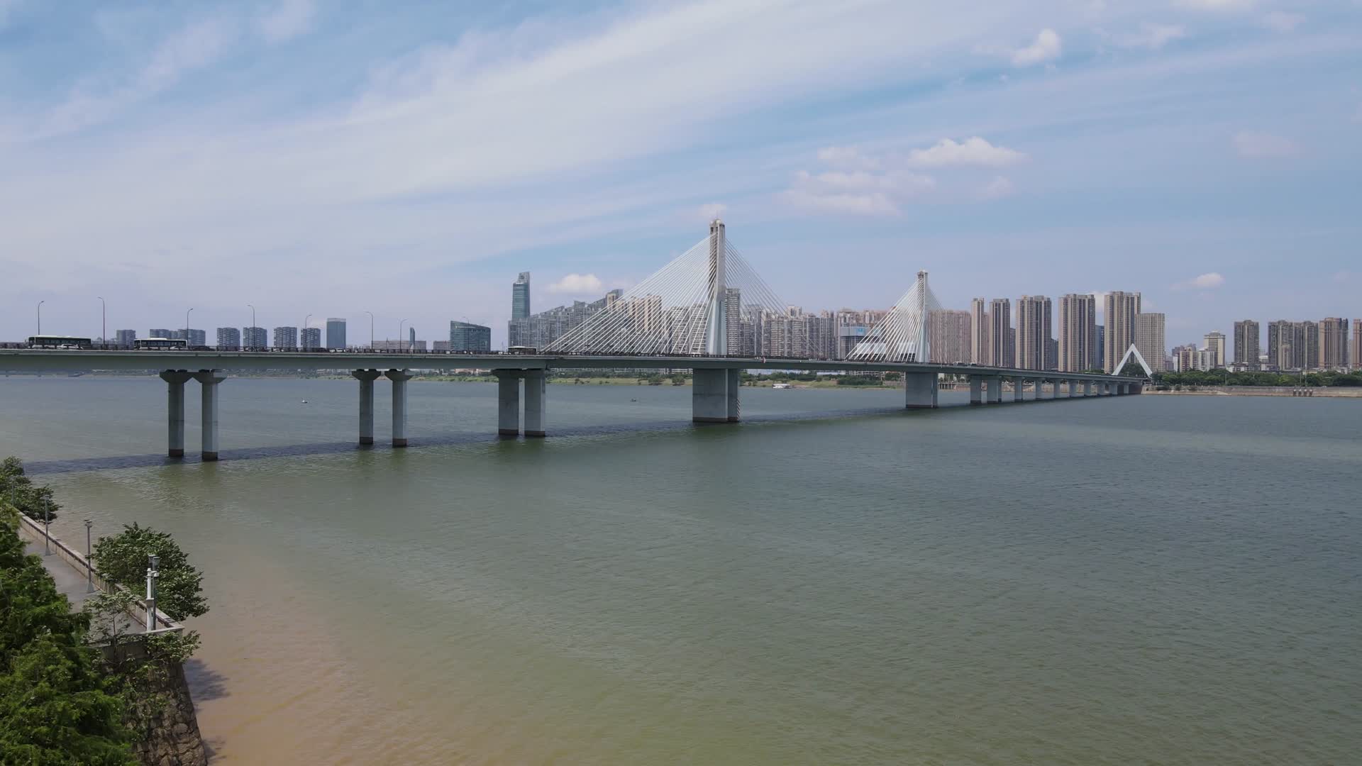 航拍湖南长沙银盆岭大桥视频的预览图