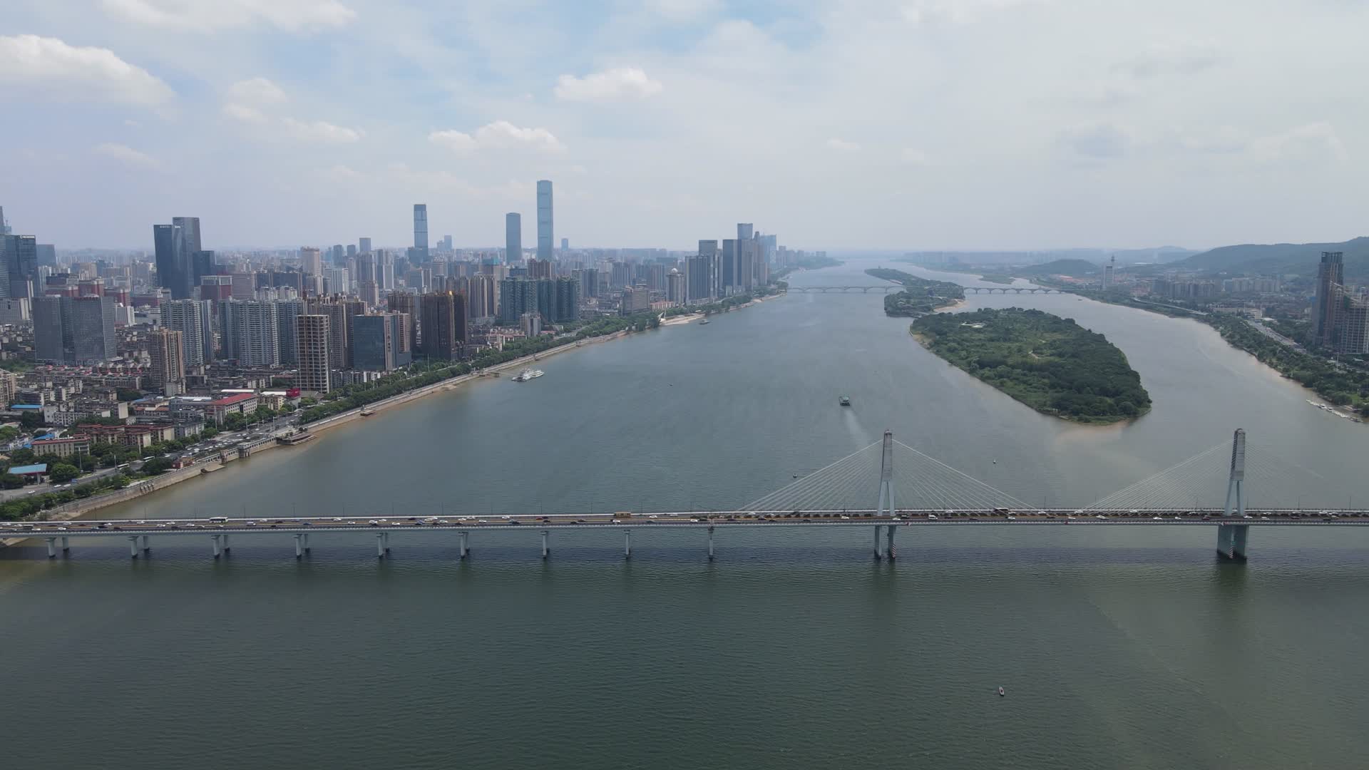 航拍湖南长沙银盆岭大桥视频的预览图
