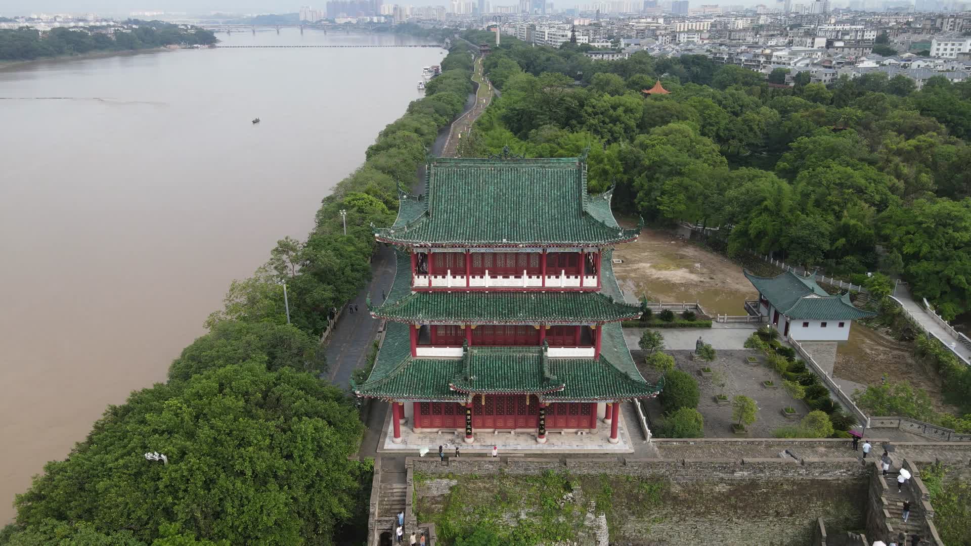 航拍江西赣州八镜台4A景区视频的预览图