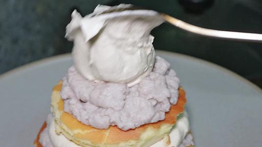 海绵蛋糕制作芋泥夹心蛋糕糕点生日蛋糕视频的预览图
