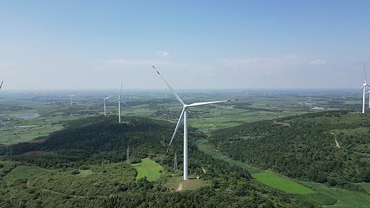风力发电绿色能源风车航拍视频的预览图