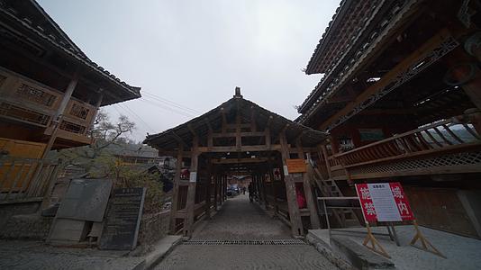 贵州少数民族村寨的木桥视频的预览图