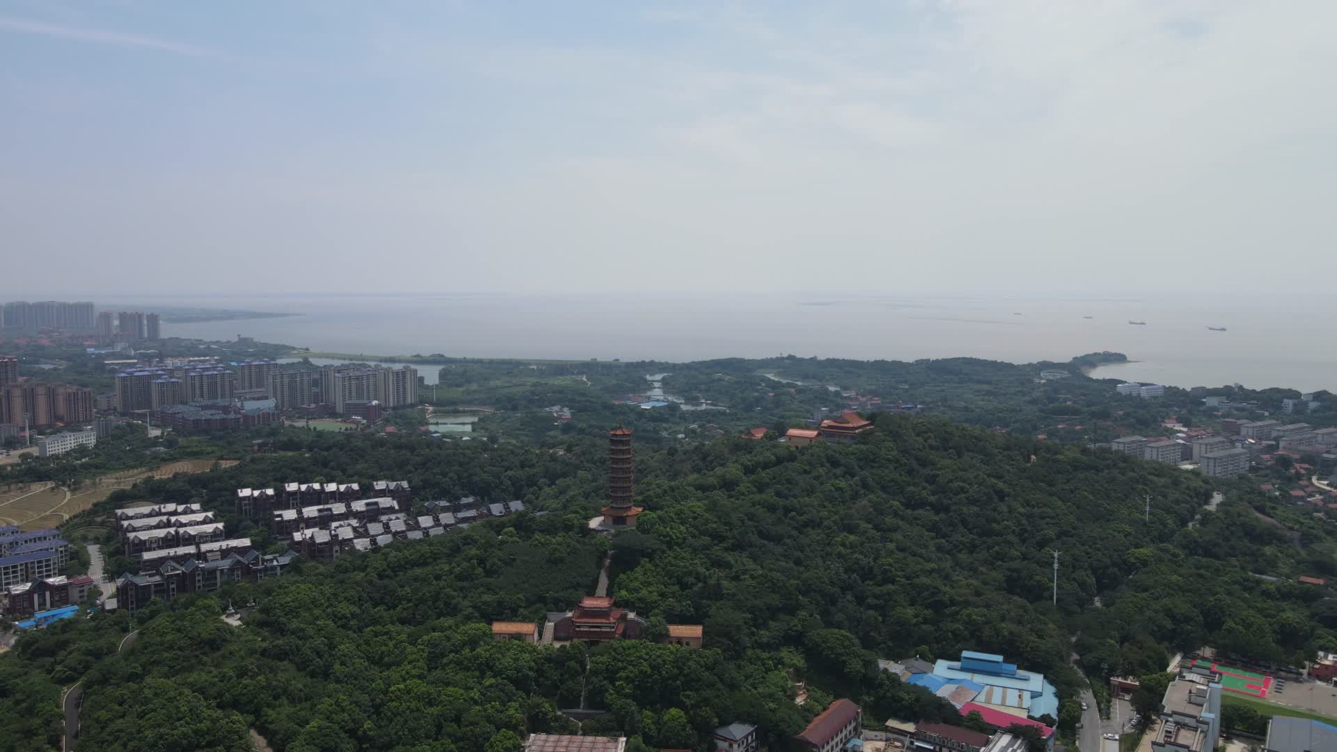 湖南岳阳圣安古寺4A景区航拍视频的预览图
