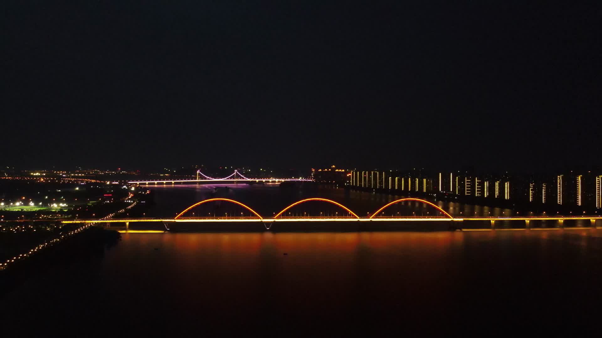 湖南长沙福元路大桥夜景航拍视频的预览图