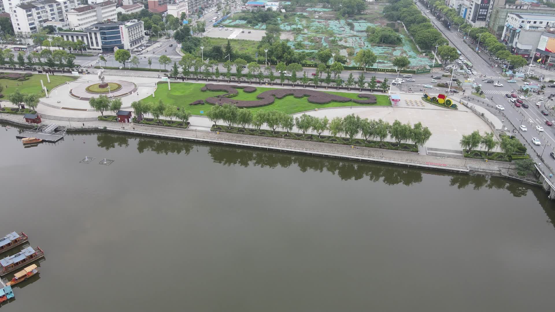 航拍湖北荆州金凤广场视频的预览图