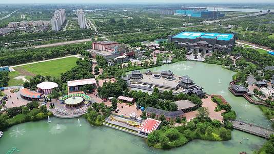 航拍湖北荆州方特东方神画游乐场视频的预览图