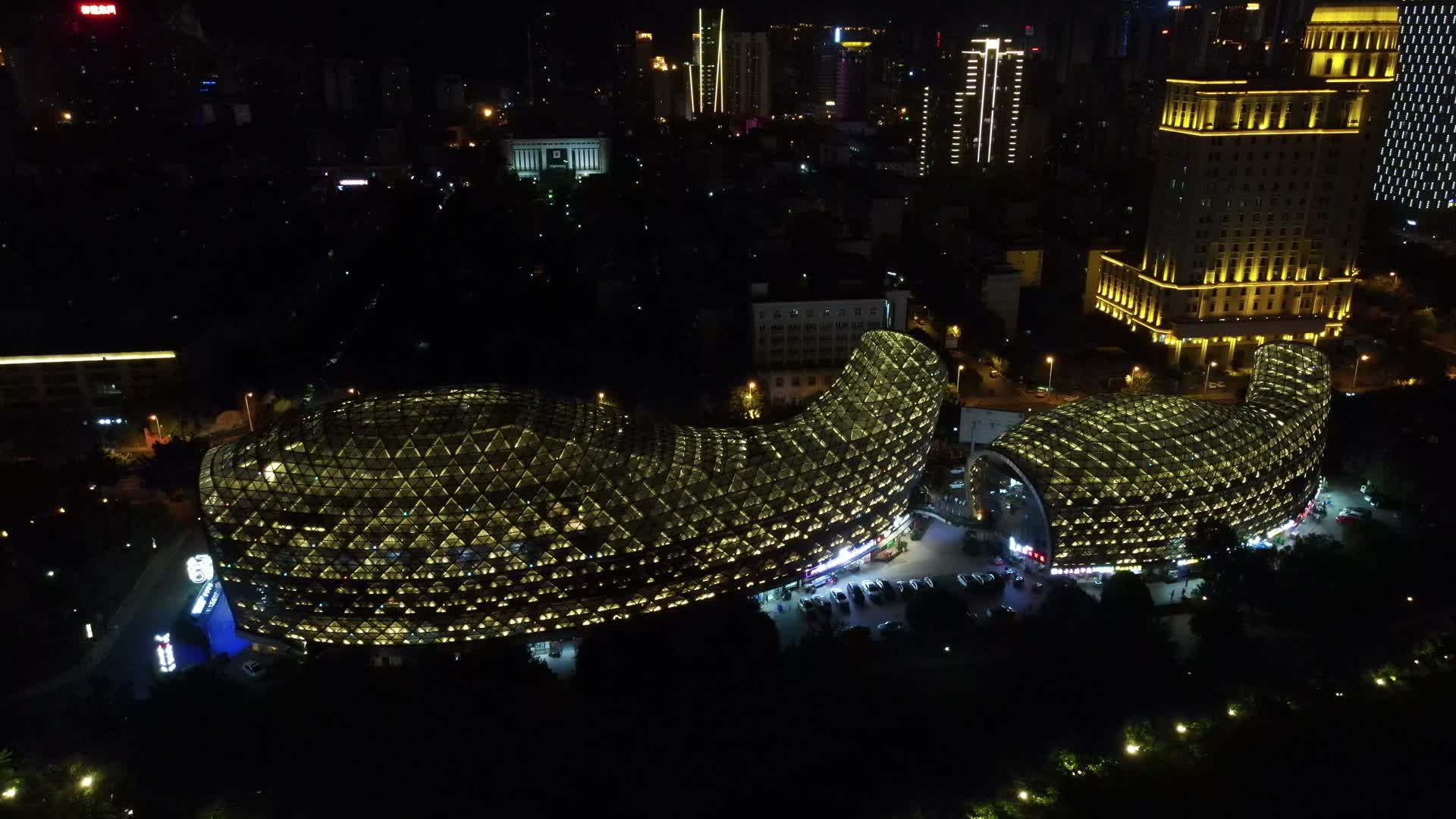 柳州双鱼汇夜景航拍视频的预览图