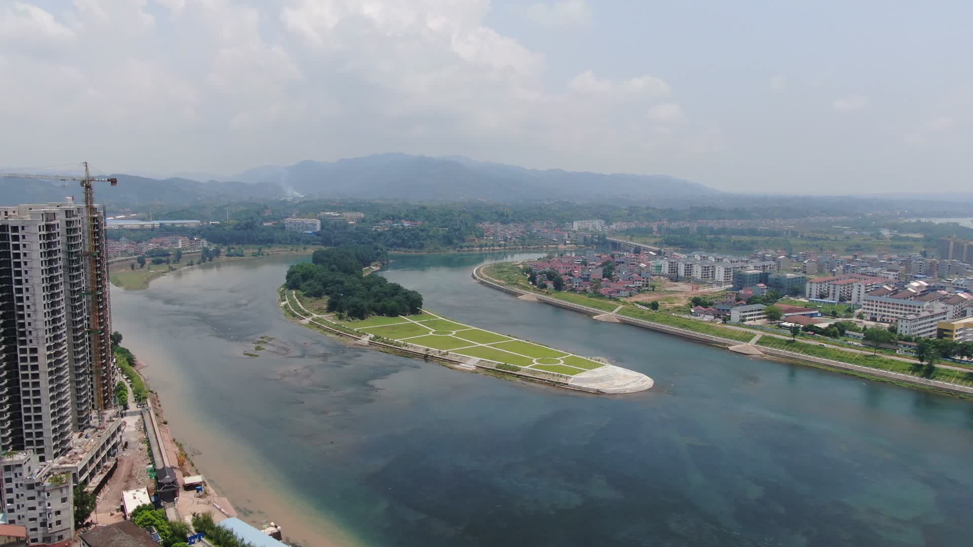 4K航拍湖南沅江岛屿自然风景视频视频的预览图