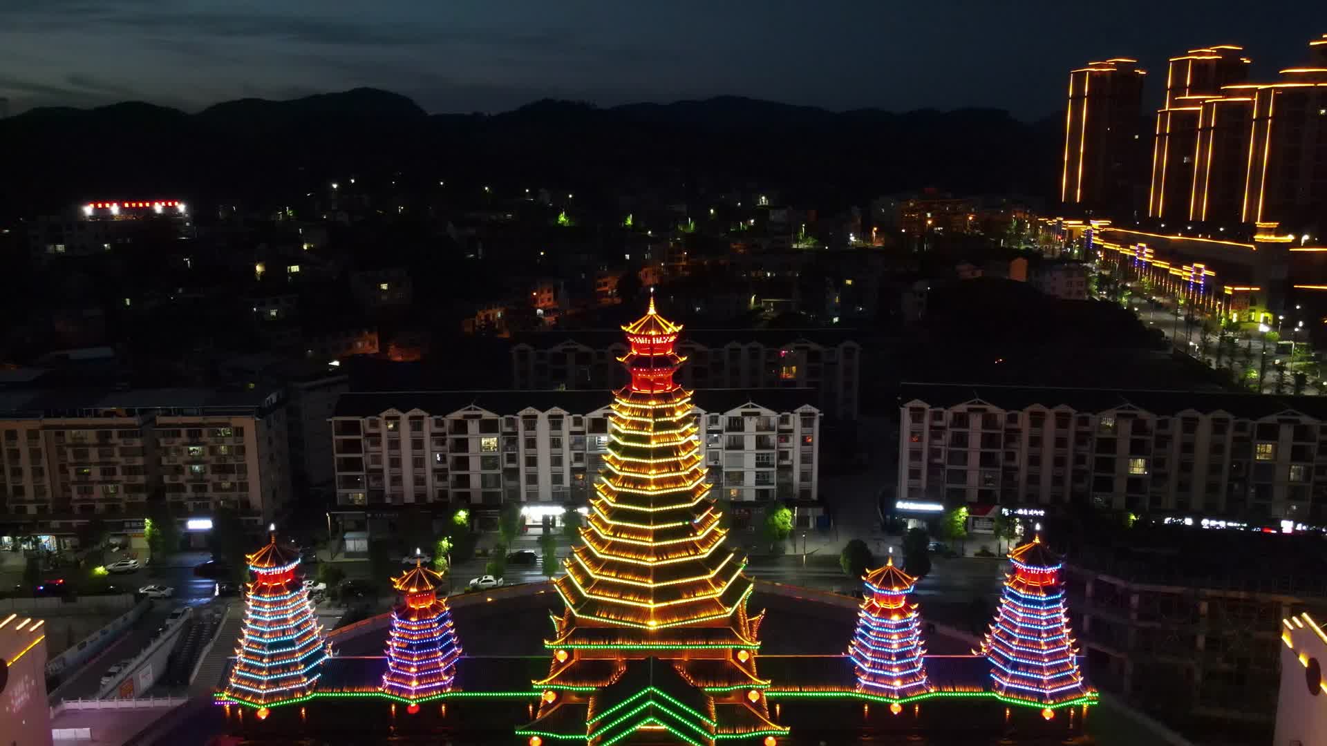 城市航拍侗族特色建筑古楼夜景灯光视频的预览图