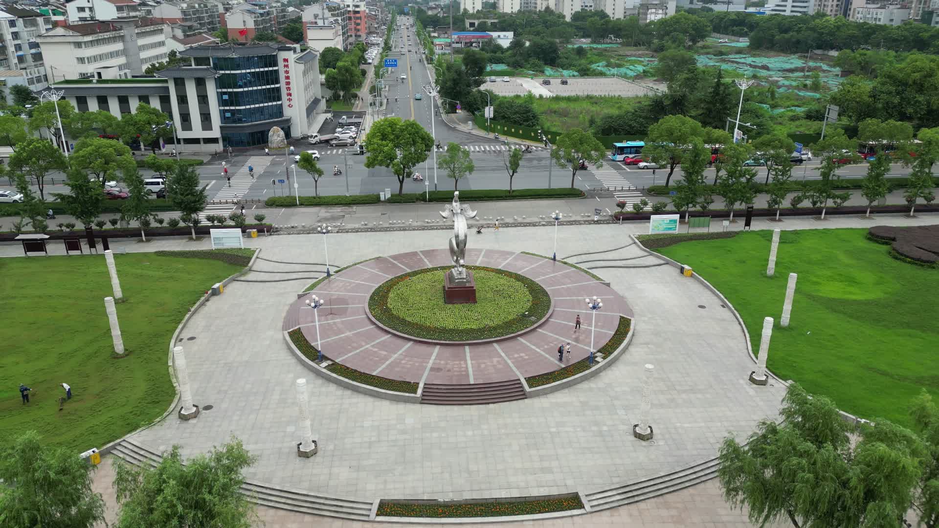 城市航拍湖北荆州金凤广场视频的预览图