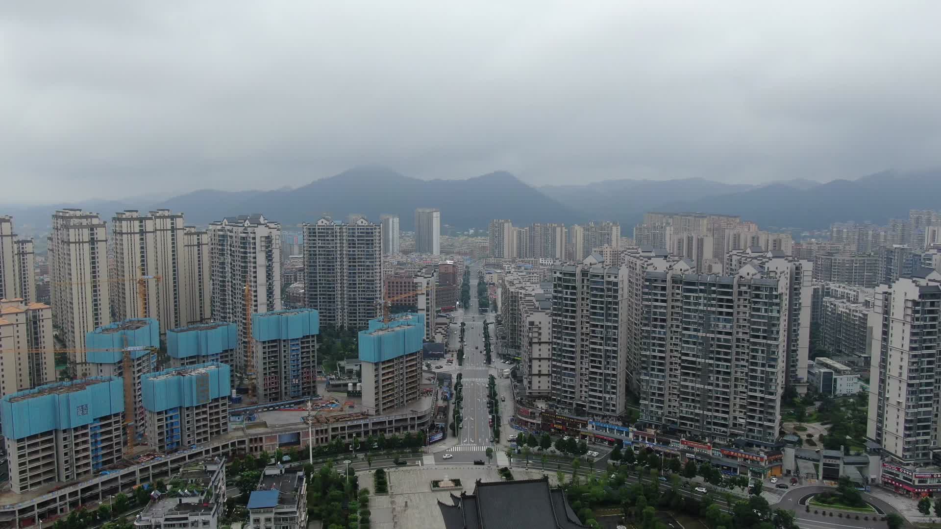 城市航拍湖南湘乡市城市发展视频的预览图
