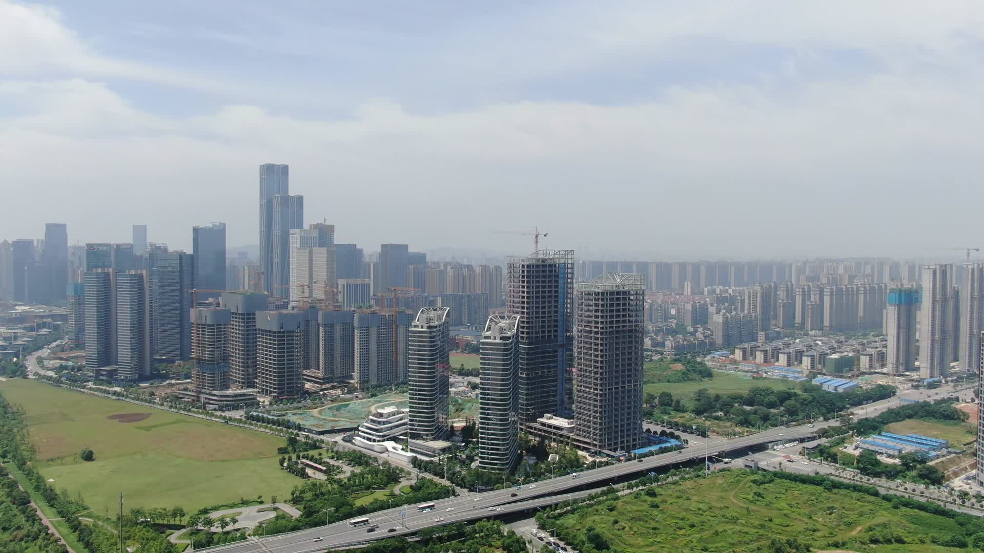 城市航拍湖南长沙金融中心视频的预览图