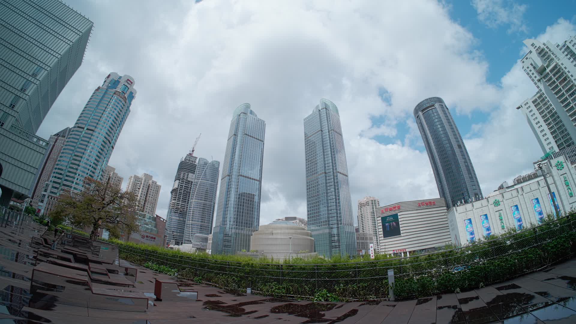 上海徐家汇商圈建筑视频的预览图