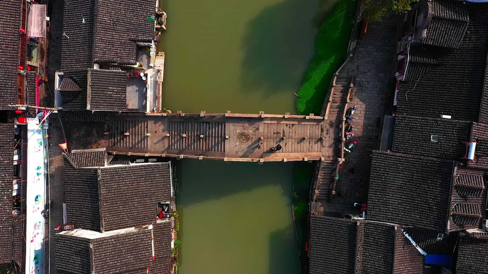 枫泾古镇的石桥视频的预览图