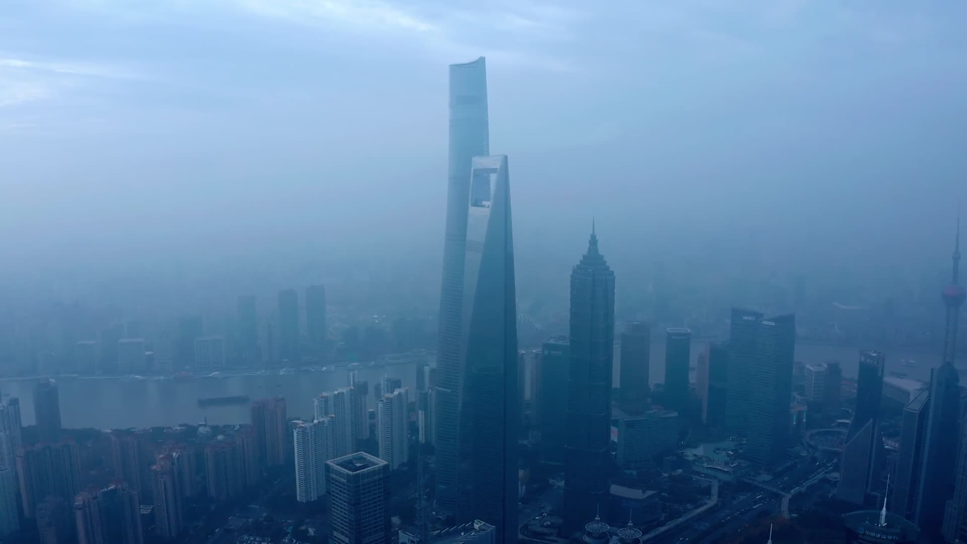 阴雨时节的上海视频的预览图