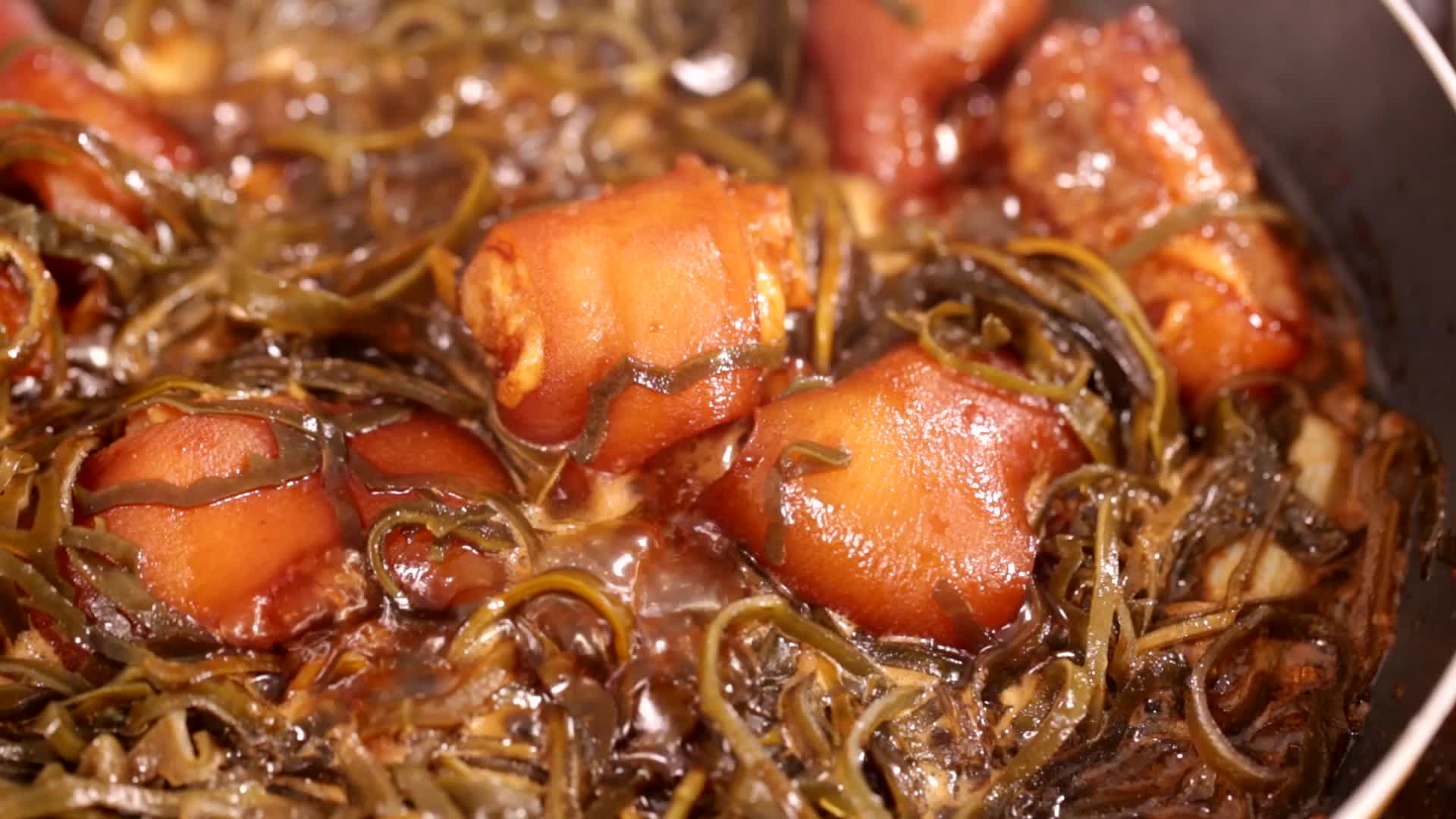 泡发海带海带炖猪蹄红烧猪蹄美食视频的预览图