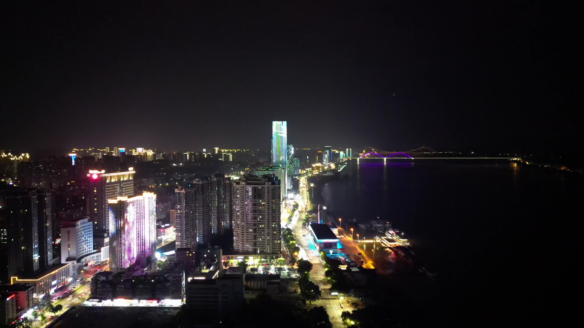 航拍湖北宜昌CBD夜景视频的预览图