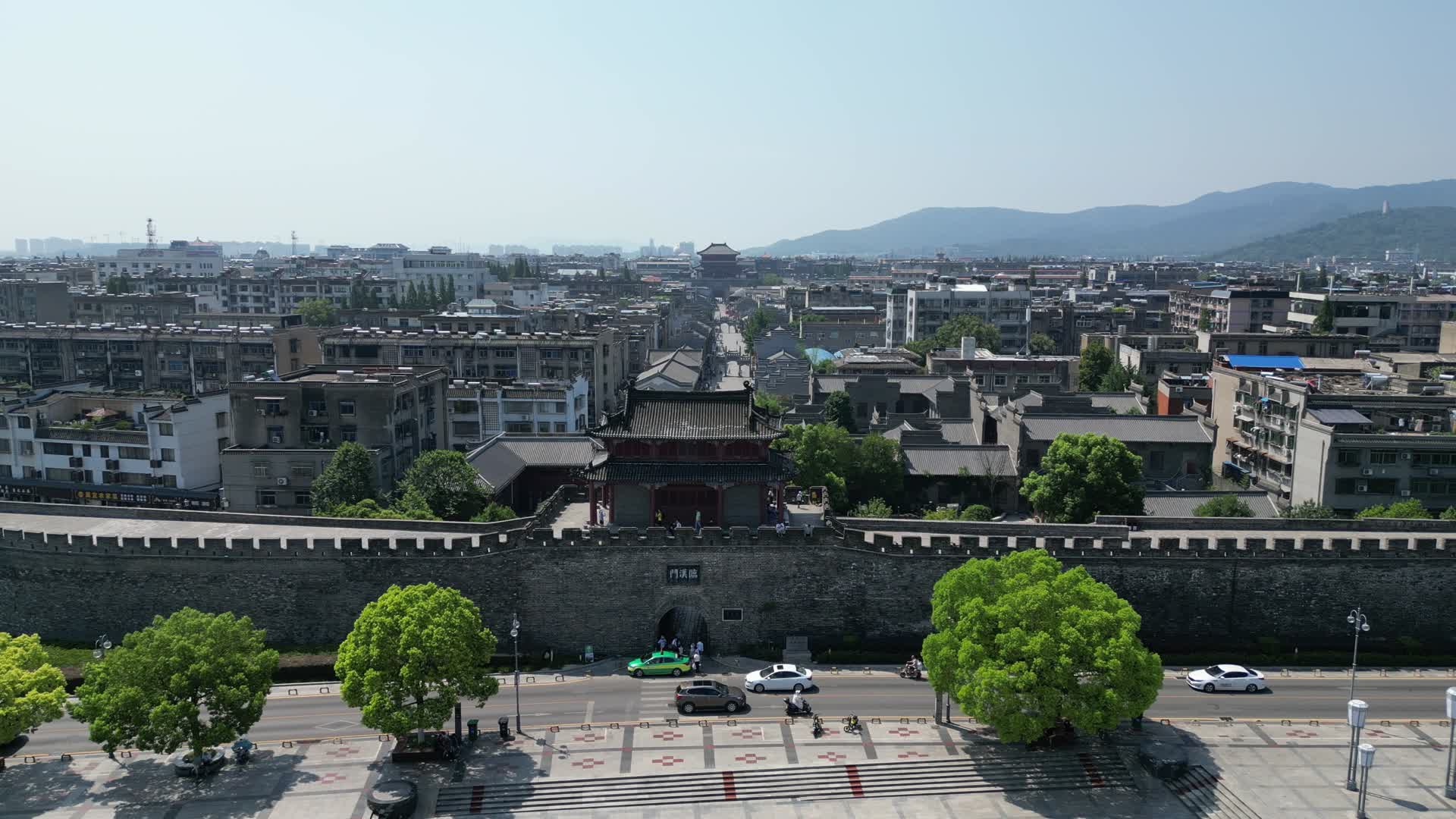 航拍湖北荆州古城4A景区视频的预览图