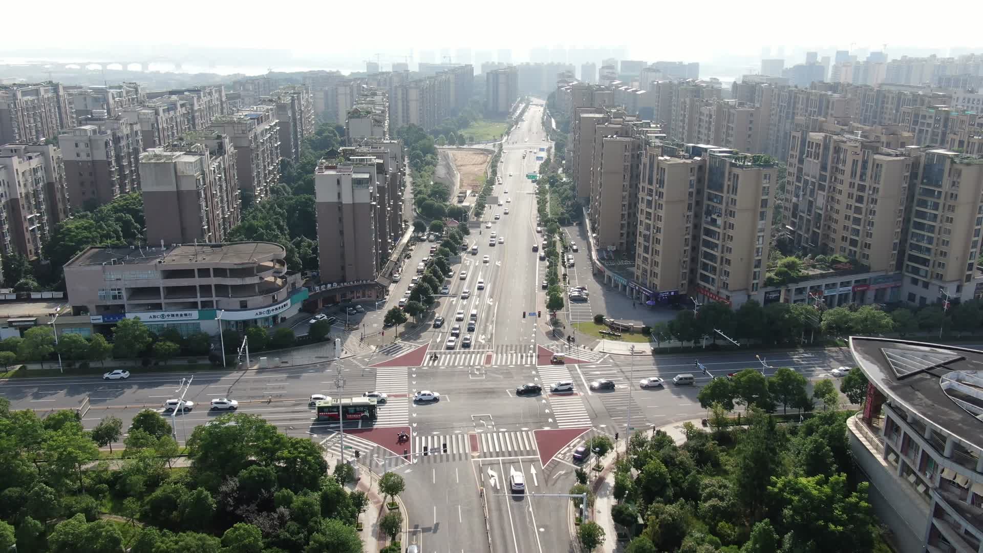 航拍湖南长沙城市交通路口视频的预览图