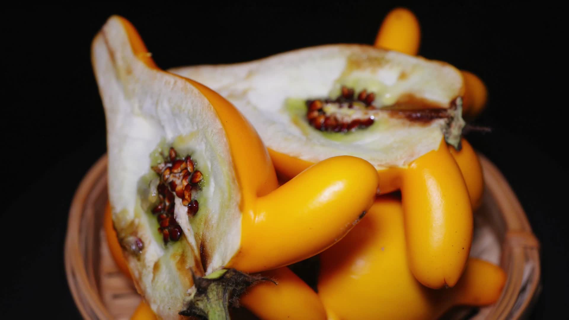 乳茄黄金果花材装饰果视频的预览图