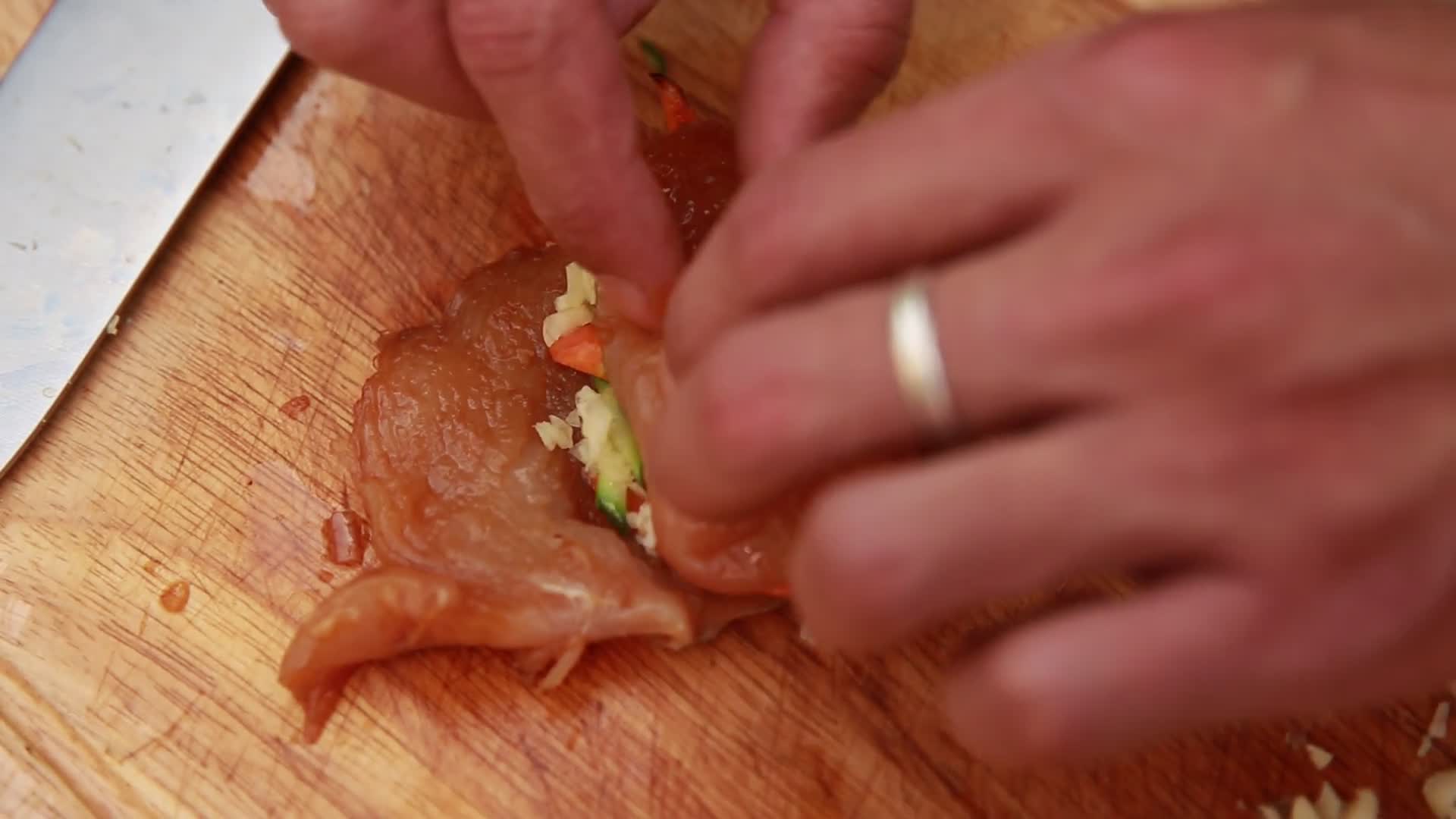 时蔬制作健康鸡肉卷视频的预览图