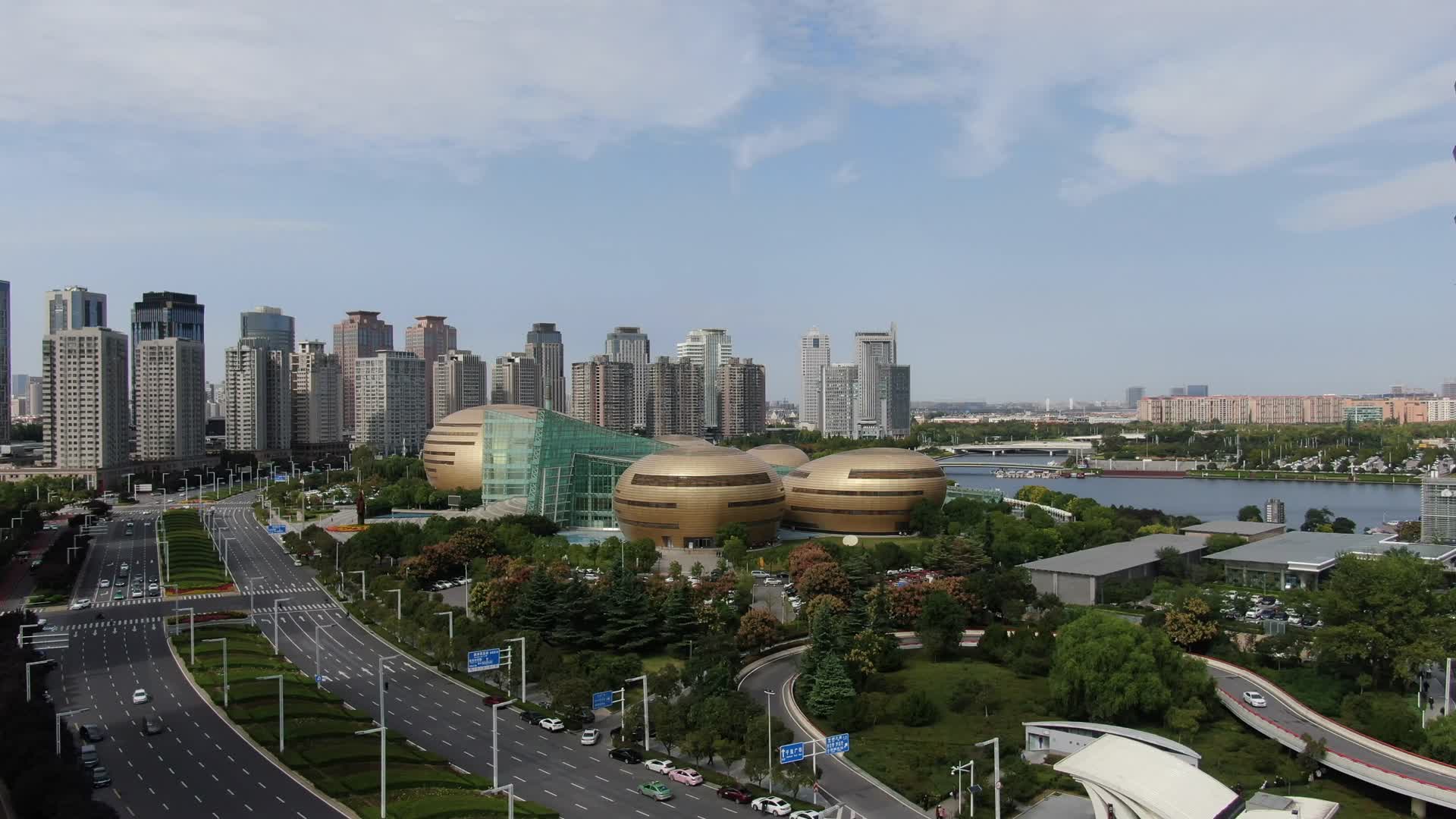 航拍河南郑州河南艺术中心视频的预览图