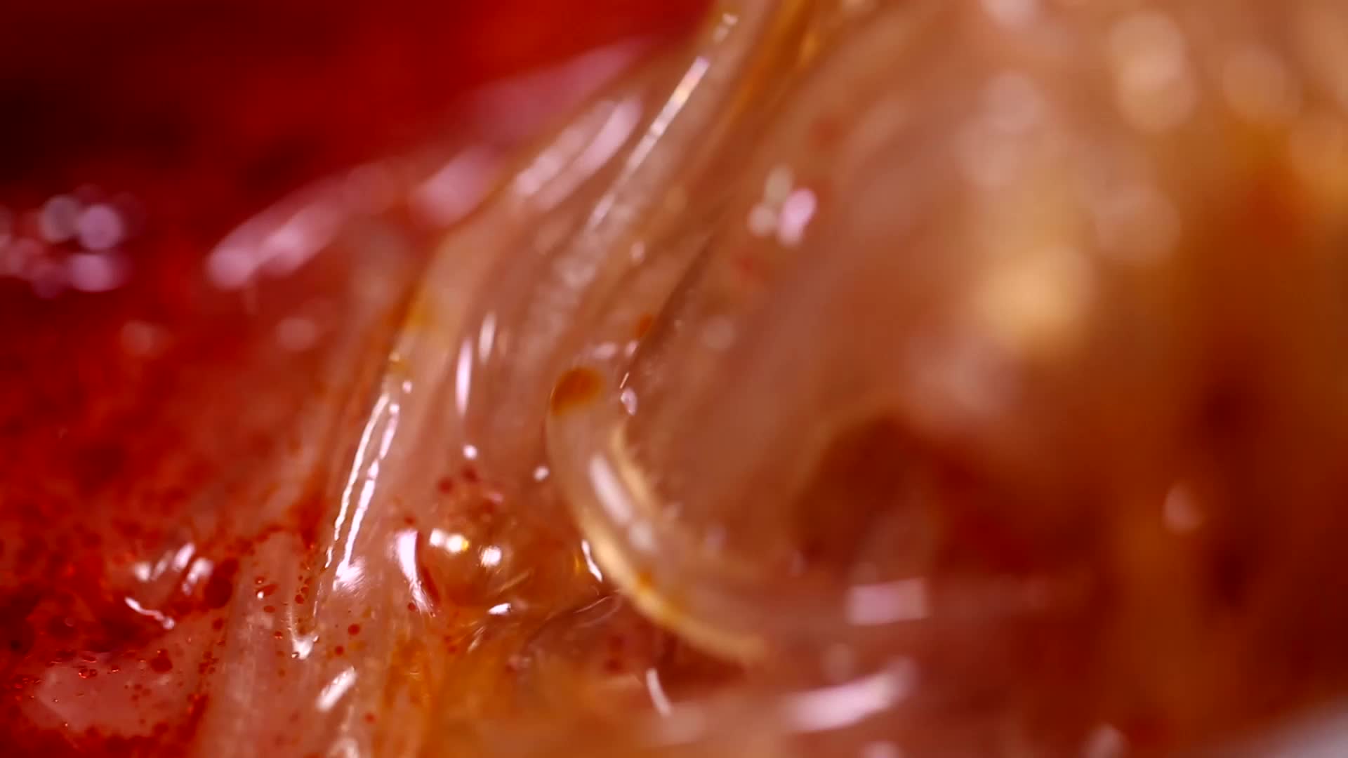 方便食品酸辣粉螺蛳粉辣椒油视频的预览图